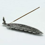 Porte-Encens Bouddha en Aluminium Poli de Forme Allongée 23cm