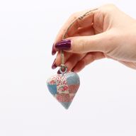 Petits Coeurs Décor en Bois - Carreaux Bleu & Rouge (24)