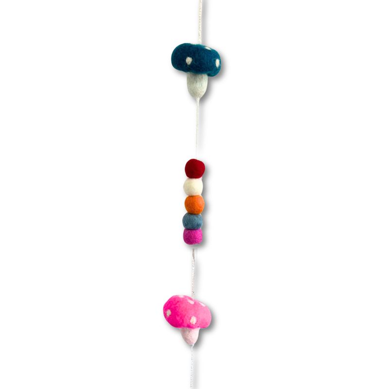 Tenture Murale en Feutre - Champignons (couleurs aléatoires)