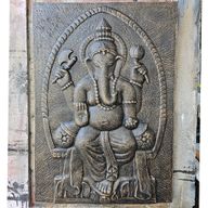 Grand Cadre en Ciment Fibré Ganpati en Relief Doré Antique - 0,7x1m