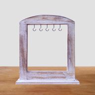 Petit Présentoir pour Objets Suspendus - Bois Blanchi (30x25cm)