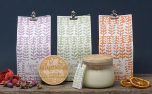 Coffret Cadeau de Bougies en Cire de Soja en Pot de 180 gr - Peonie pressée