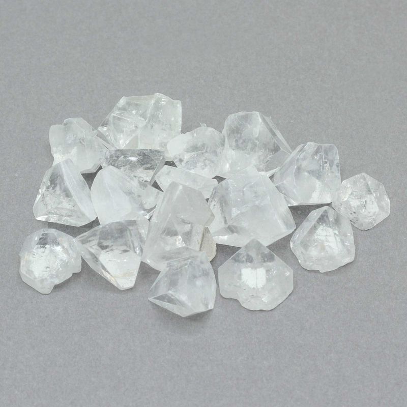 Pointes d'Apophyllite de Taille Moyenne (12-20 mm) - 100 g