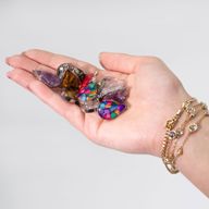 Pendentifs en Forme de Goutte avec Contour en Acier - 12 Éclats et Coquillages de Pierres Précieuses Assortis