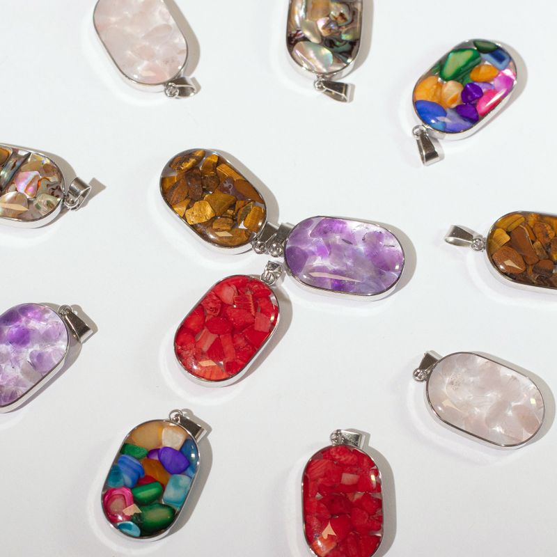 Pendentifs en Forme Ovale avec Contour en Acier - 12 Éclats et Coquillages de Pierres Précieuses Assortis