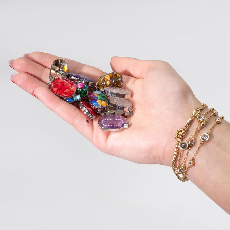 Pendentifs en Forme Ovale avec Contour en Acier - 12 Éclats et Coquillages de Pierres Précieuses Assortis