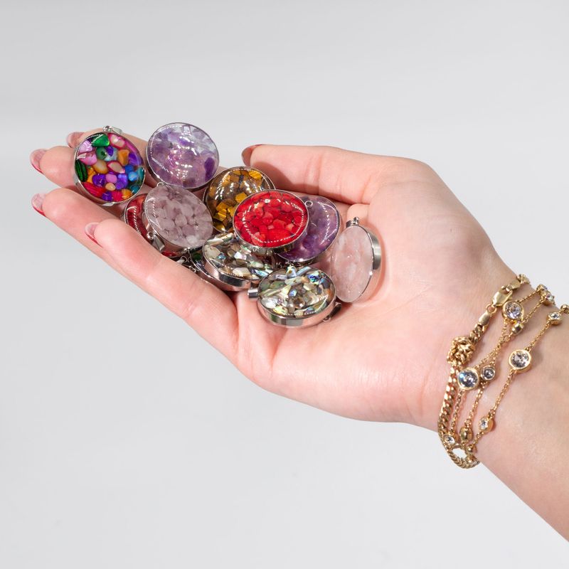 Pendentifs en Forme de Rond avec Contour en Acier - 12 Éclats et Coquillages de Pierres Précieuses Assortis