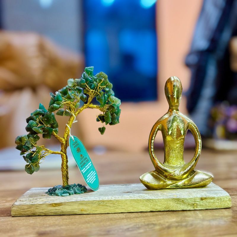 Jardin de Yoga en Pierres Précieuses - Pose Padmasana - Aventurine Verte - Arbre Incliné - 100 Pierres Chips