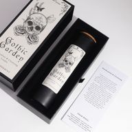 Gothic Garden bougie noire avec couvercle en liège dans sa boîte-cadeau