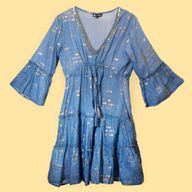(M/L) Robe Nomad Sari Collection On the Med – Motif Poisson Bleu Mer et Doré