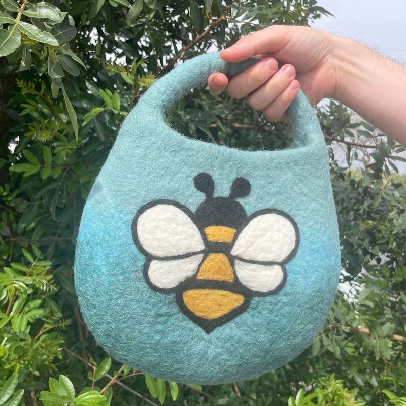 Sac Abeille en Laine Feutrée à l'Eau – Anse avec Fermeture Magnétique – Tons Bleu-Vert