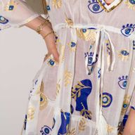 (M/L) Robe Nomad Sari Collection On the Med – Motif Oeil Porte-bonheur Blanc, Bleu & Doré