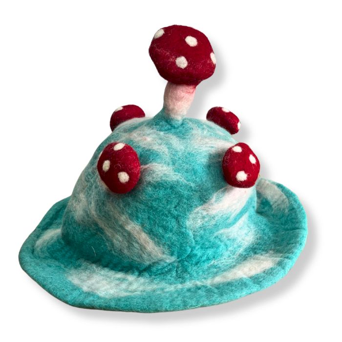 Chapeau Champignon en Feutre  - Immersion dans un Bleu Ciel