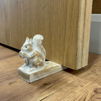 Arrêt de porte scultés à la main
