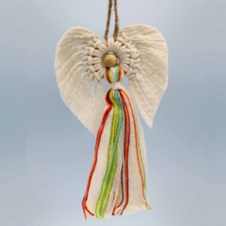 Hati-Hati Ange en macramé dans une boîte cadeau