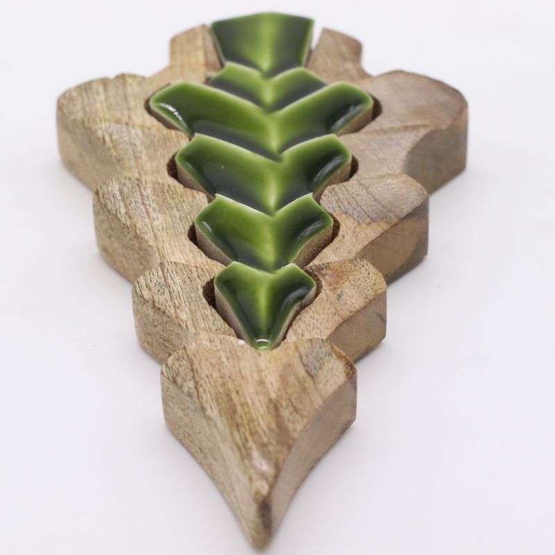 Perdus dans la Forêt - Petit Arbre Décoration en Bois - 15x10cm