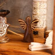Ange Moyen en Bois de Manguier - Décor Doré - 16cm