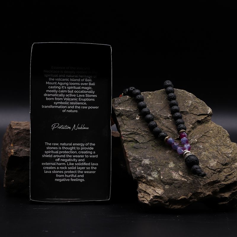 Collier Essence du Volcan – Embrasser le Côté Obscur