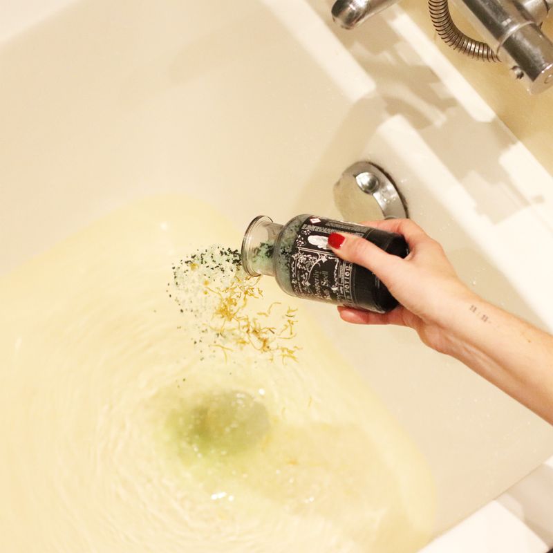 Potion De Bain De Sorcière Ancienne & Amulette En Aventurine - Prospérité