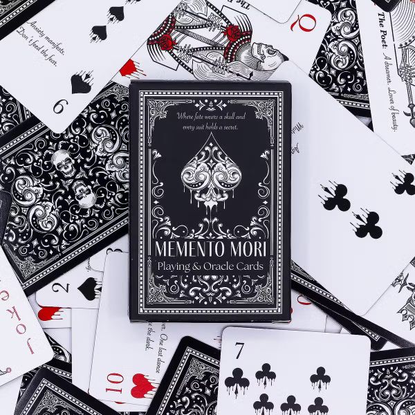 Cartes De Jeu En Gros & Oracle – Quand L’Art Mystique Rencontre Le Design Classique