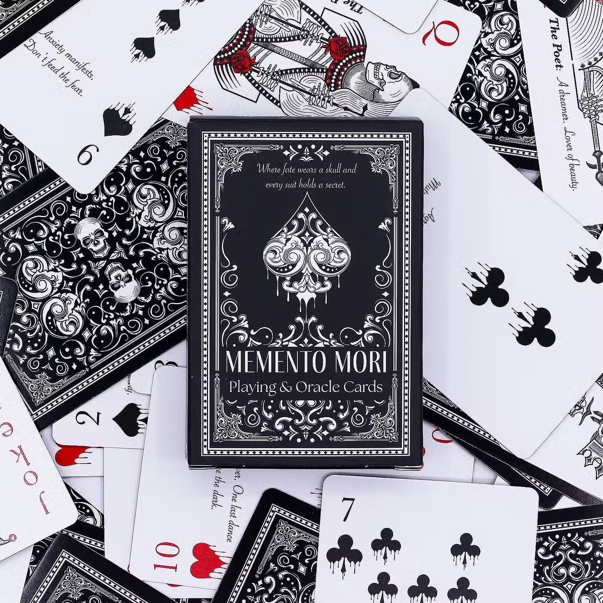 Cartes De Jeu En Gros & Oracle – Quand L’Art Mystique Rencontre Le Design Classique