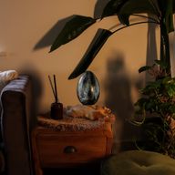 Lampe DriftGlow – Abat-jour Œuf de Lave Craquelé – Gris
