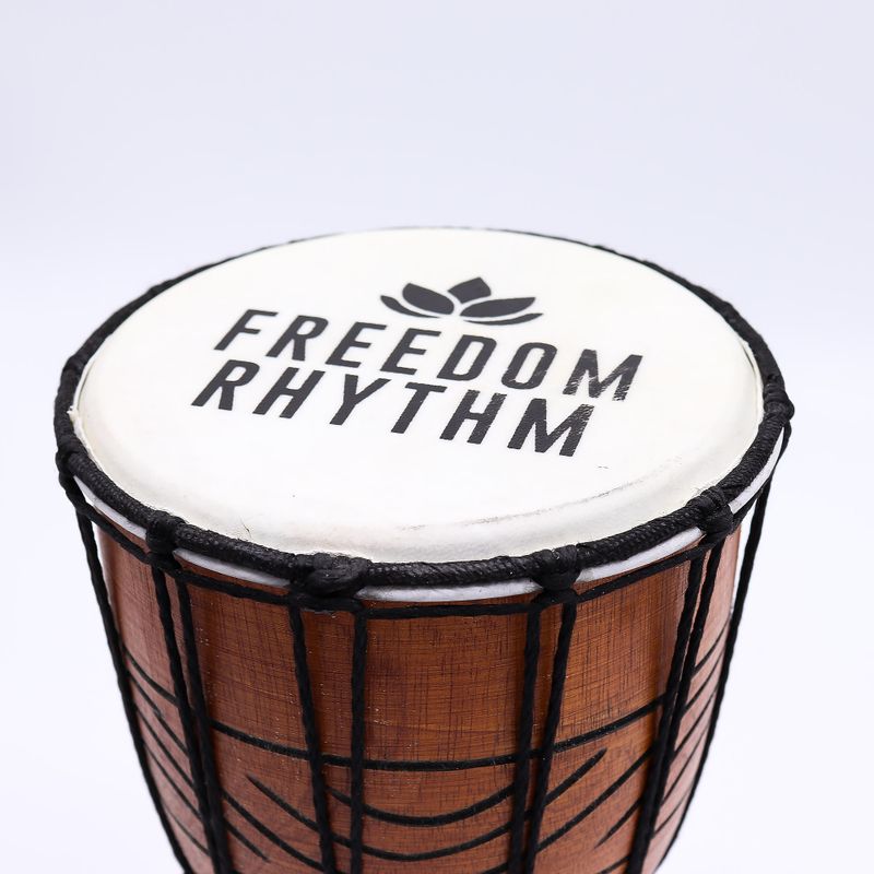 Petit Djembé Pro – Rythme de Liberté (aigu) – Petit 30 cm (Diia 15 cm)