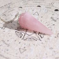 Encens de Sort de Sorcière Ancien - Amour - Pendule en Quartz Rose
