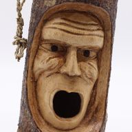 Tronc d’arbre visage - Nichoir - Vieux grincheux