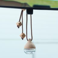Flacons Diffuseurs Suspendus Beiges Pour Voiture – 8 ml – 3 Designs Assortis