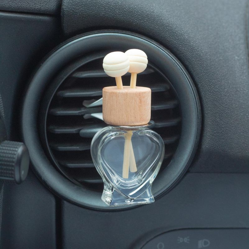 Flacons Diffuseurs Beiges à Clipser Pour Voiture – 8 ml – 3 Designs Assortis