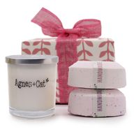 Coffret Cadeau – Café & Noix (Bougie) + Pivoines & Fleurs Japonaises (Galets Effervescents)
