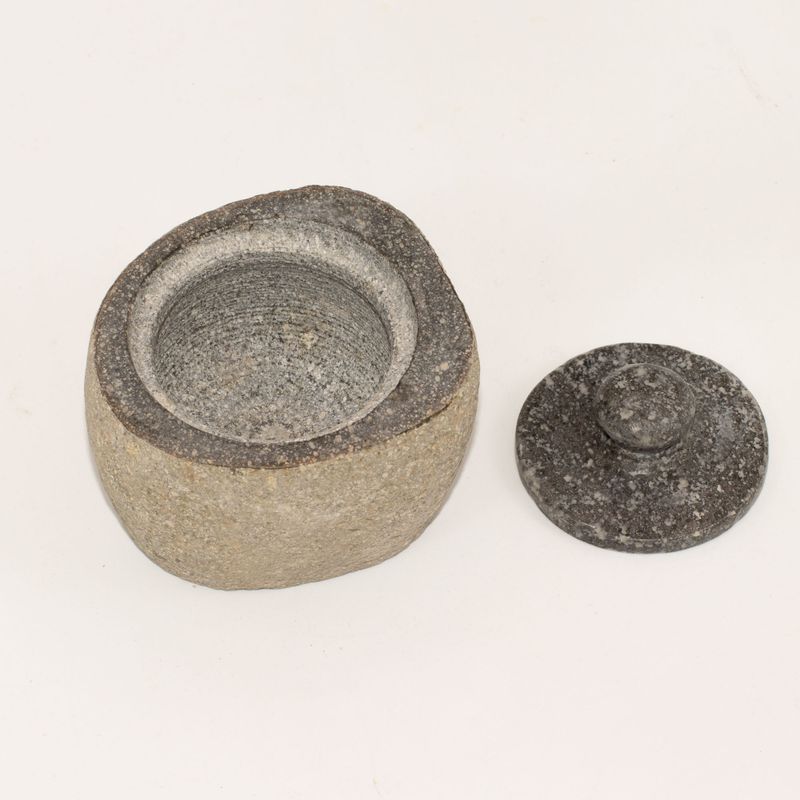 Pot d’Ancrage en Pierre de Rivière – Petit (env. 9x7 cm)