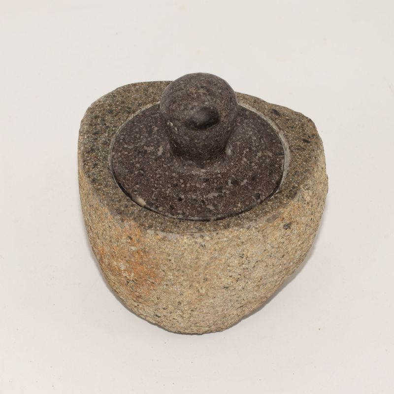 Pot d’Ancrage en Pierre de Rivière – Moyen (env. 12x8 cm)