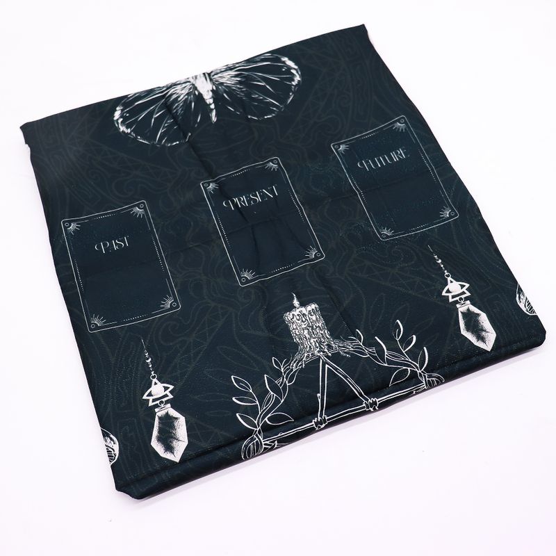 Tapis De Lecture De Tarot – Sorcière Ancienne (75x75 cm)