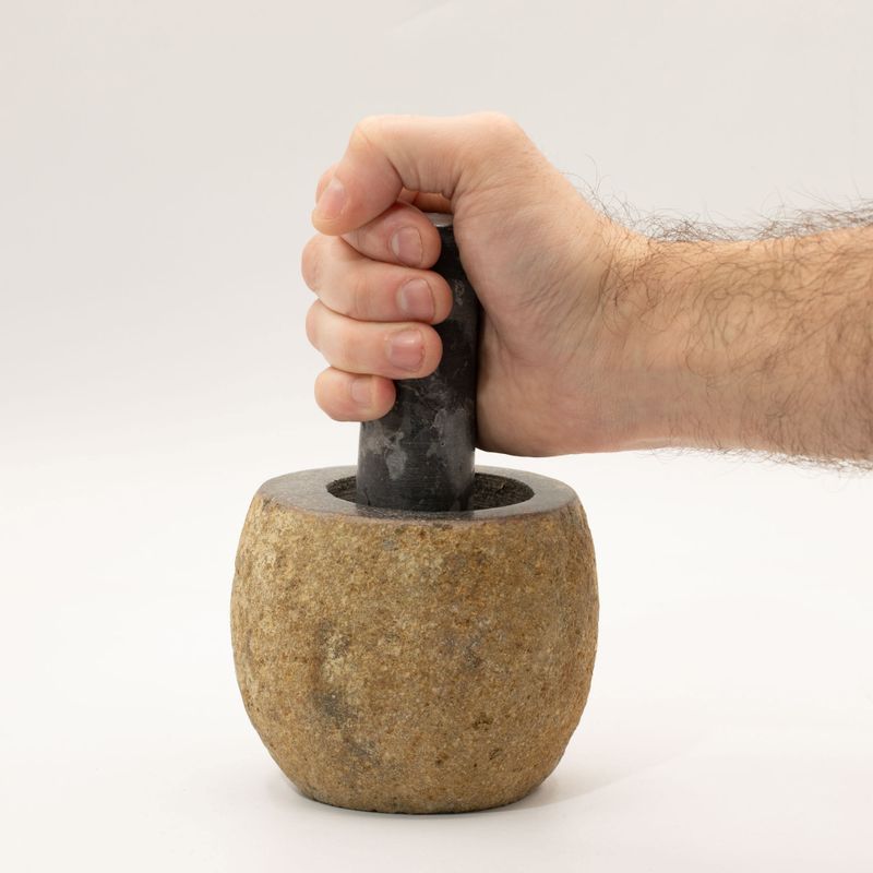 Mortier & Pilon Décoratifs en Pierre de Rivière Naturelle – Petit (env. 9x7 cm)