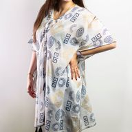 Sari Nomade Collection On the Med - Kaftan - Bleu & Or - Motif Grec Peint à la Main