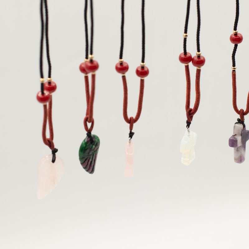 Colliers Cordon avec Pendentifs en Pierre – Collection Spirituelle (assortie)