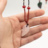 Colliers Cordon avec Pendentifs en Pierre – Collection Spirituelle (assortie)