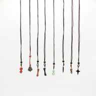 Colliers Cordon avec Pendentifs en Pierre – Collection Iconique (assortie)