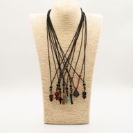 Colliers Cordon avec Pendentifs en Pierre – Collection Iconique (assortie)