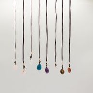Colliers Cordon avec Pendentifs en Pierre – Collection Cœurs (assortie)