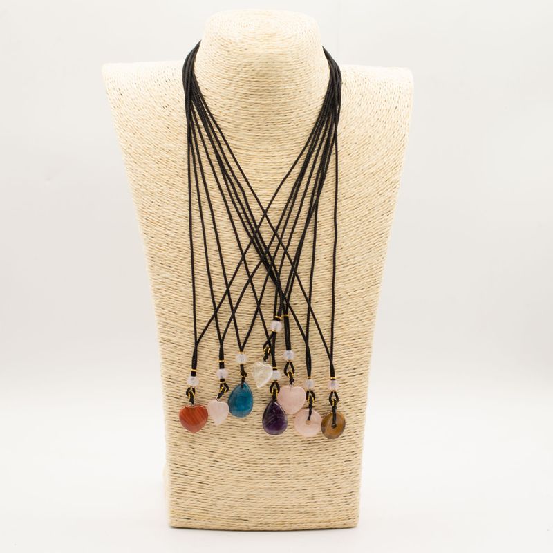 Colliers Cordon avec Pendentifs en Pierre – Collection Cœurs (assortie)