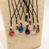 Colliers Cordon avec Pendentifs en Pierre – Collection Cœurs (assortie)