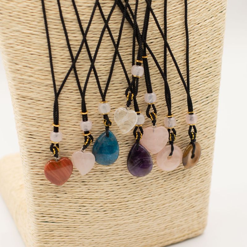 Colliers Cordon avec Pendentifs en Pierre – Collection Cœurs (assortie)