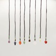 Colliers Cordon avec Pendentifs en Pierre – Collection Botanique (assortie)