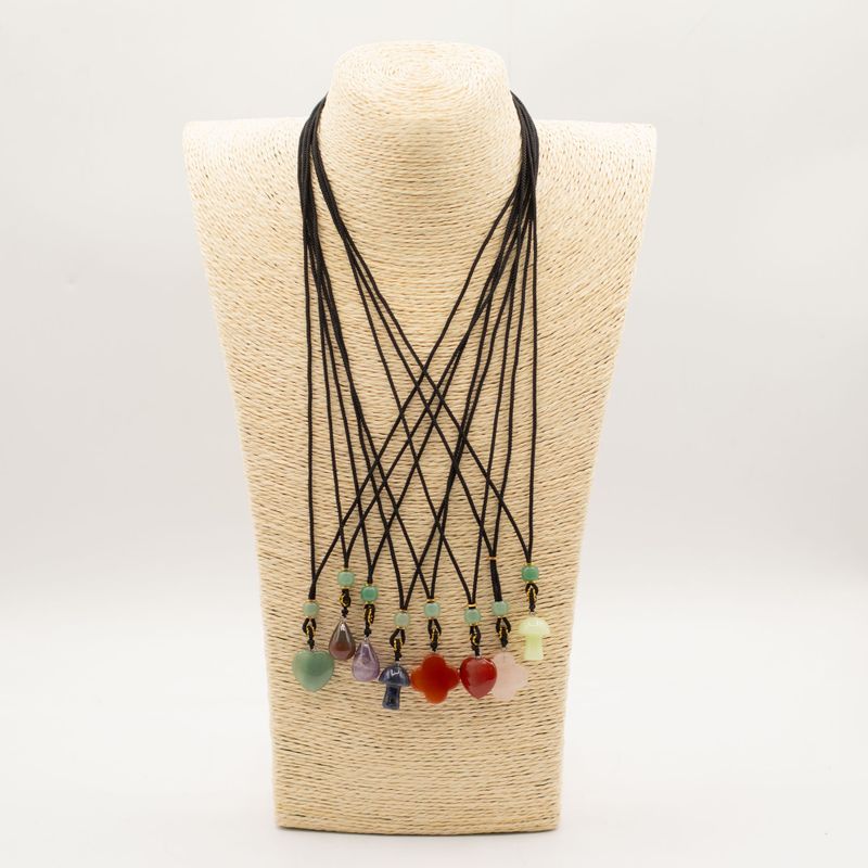 Colliers Cordon avec Pendentifs en Pierre – Collection Botanique (assortie)