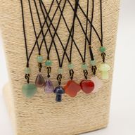 Colliers Cordon avec Pendentifs en Pierre – Collection Botanique (assortie)