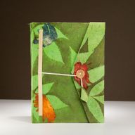 Grand Carnet Lokta en Papier Bold Floral – Vert Mousse – avec Marque-page