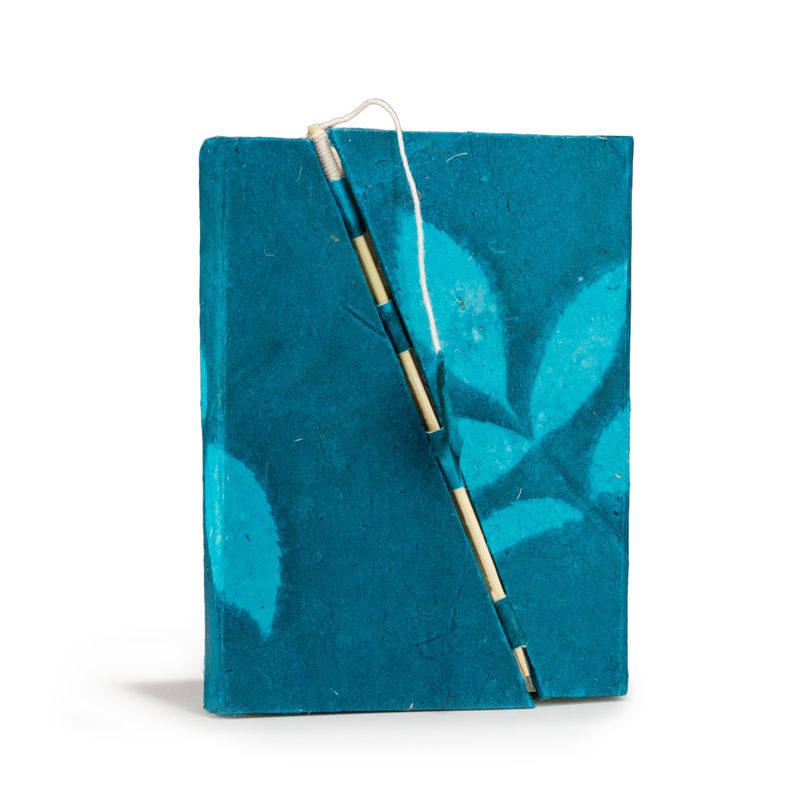 Carnet Moyen Lokta en Papier Bold Floral avec Fermeture Bambou – Bleu Nuit